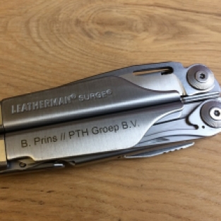 leatherman surge graveren / personaliseren